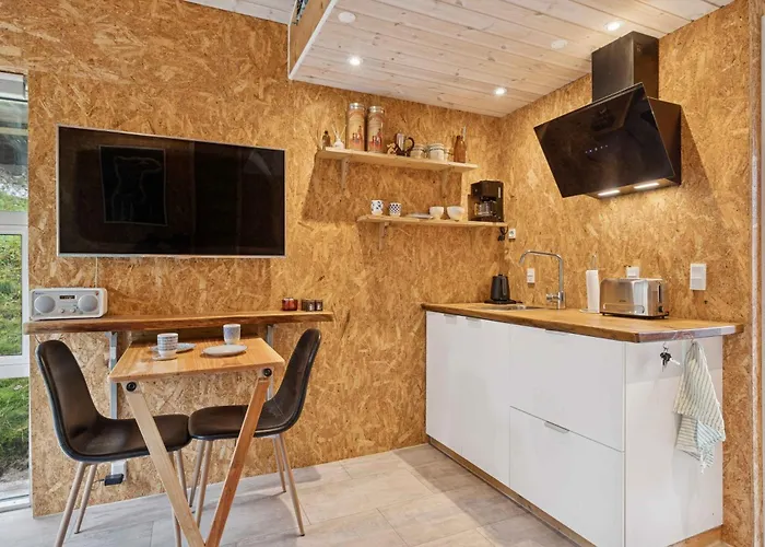 Small Oasis Near Coast And Town Lägenhet *